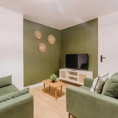 2-bedroom Flat Center * Roubaix